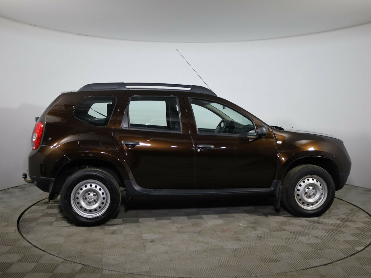 Renault Duster с пробегом — 2014 год. Фото: #3