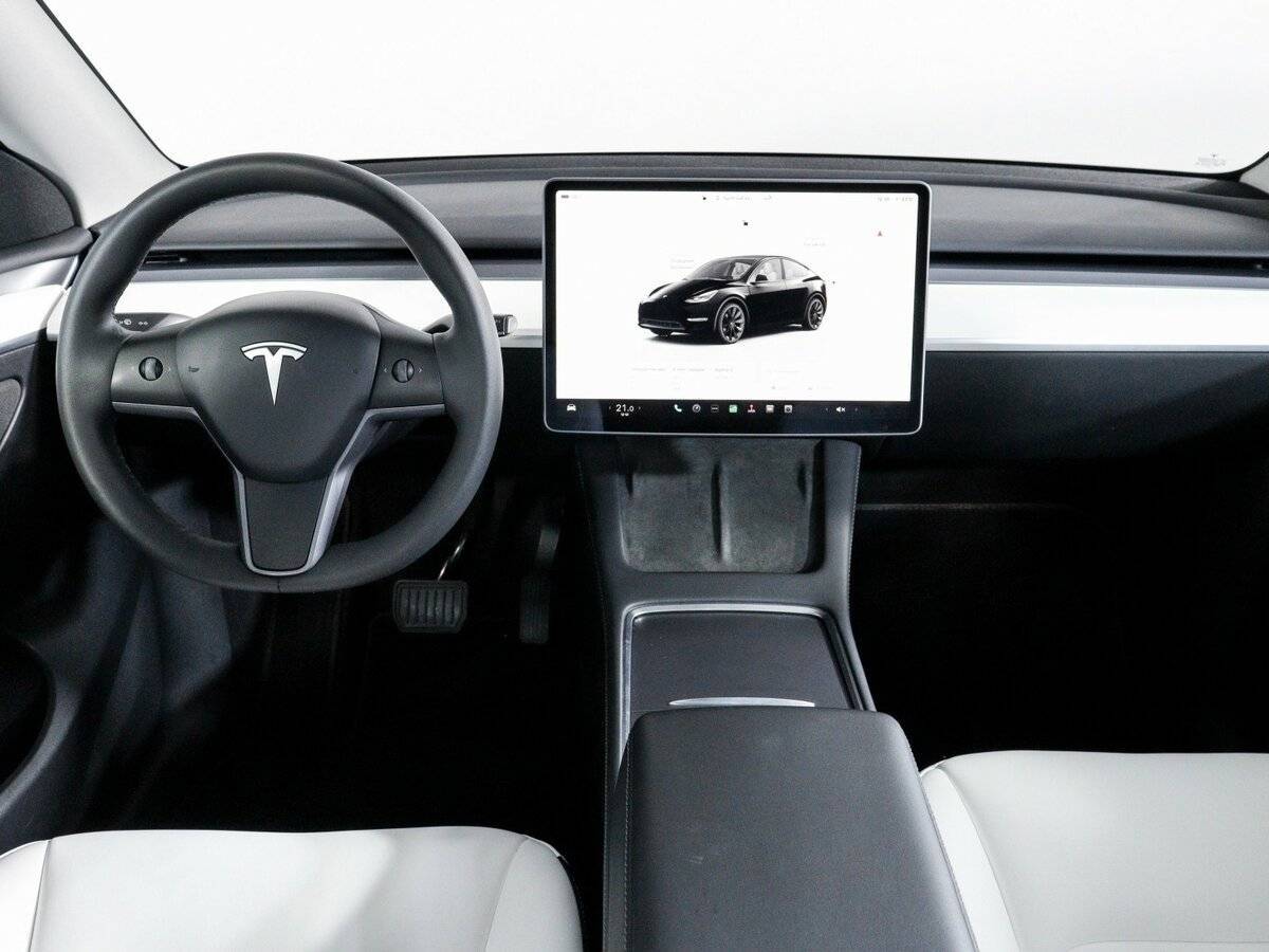 Tesla Model Y с пробегом — 2022 год. Фото: #10