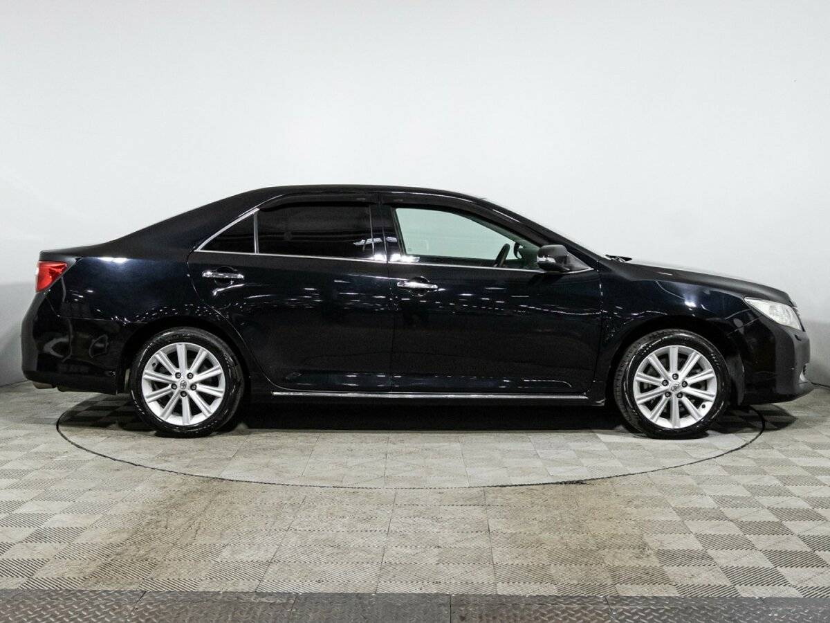 Toyota Camry с пробегом — 2011 год. Фото: #3