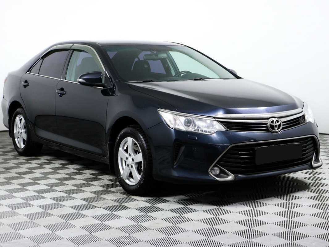 Toyota Camry с пробегом — 2015 год. Фото: #2