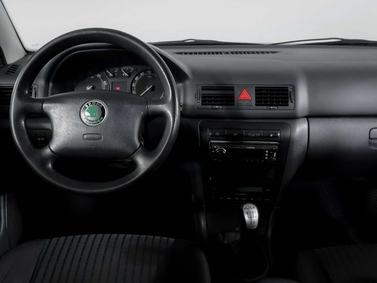 Skoda Octavia с пробегом — 2002 год. Фото: #11