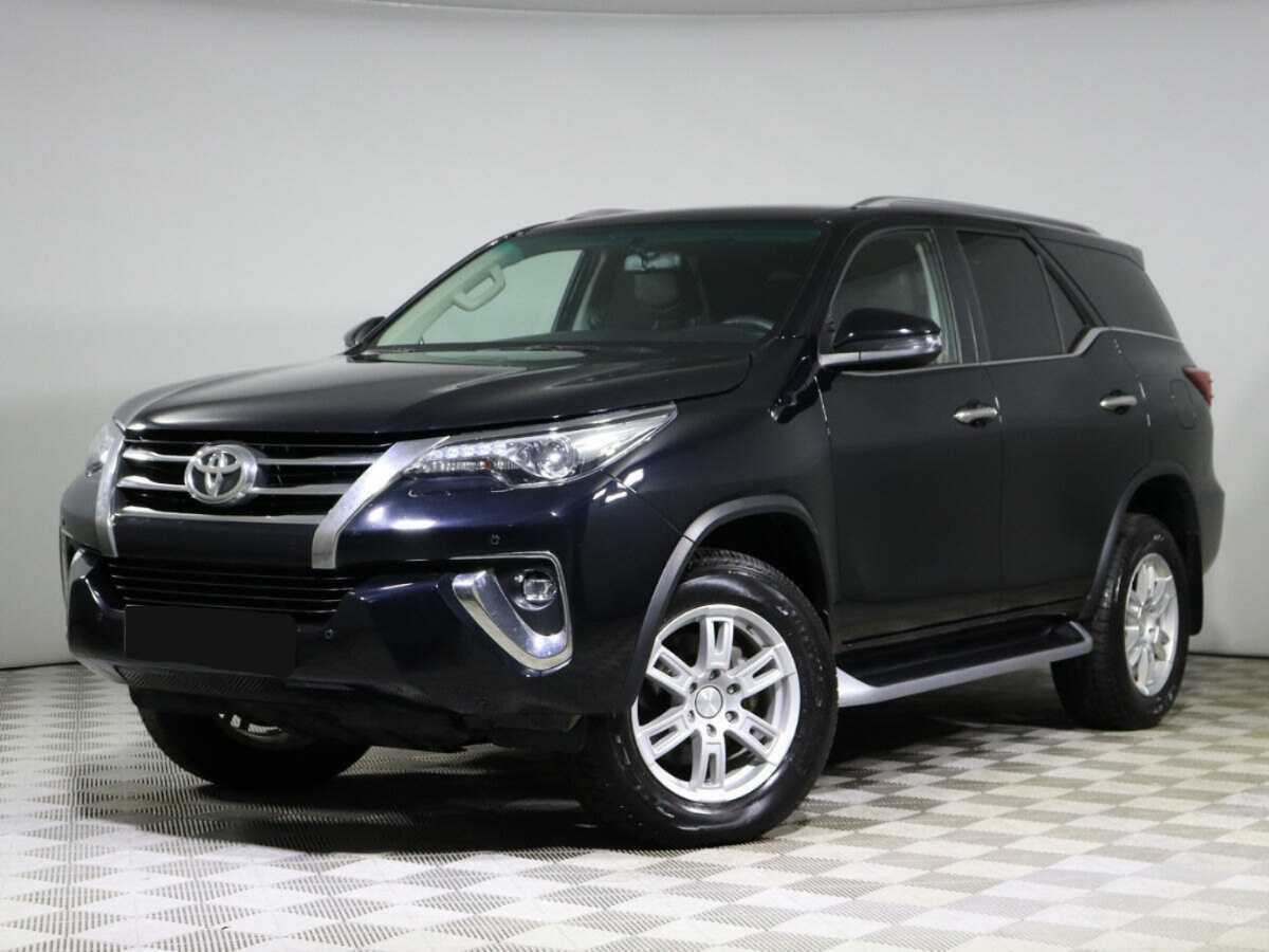 Toyota Fortuner с пробегом — 2017 год. Посмотреть фото
