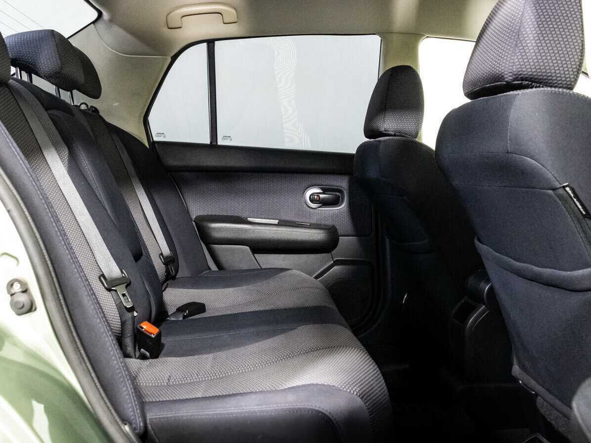 Nissan Tiida с пробегом — 2008 год. Фото: #10