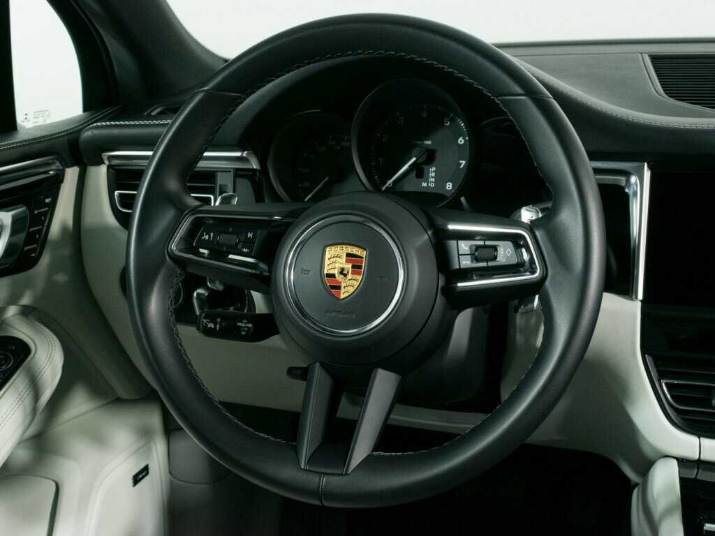Porsche Macan с пробегом — 2022 год. Фото: #13