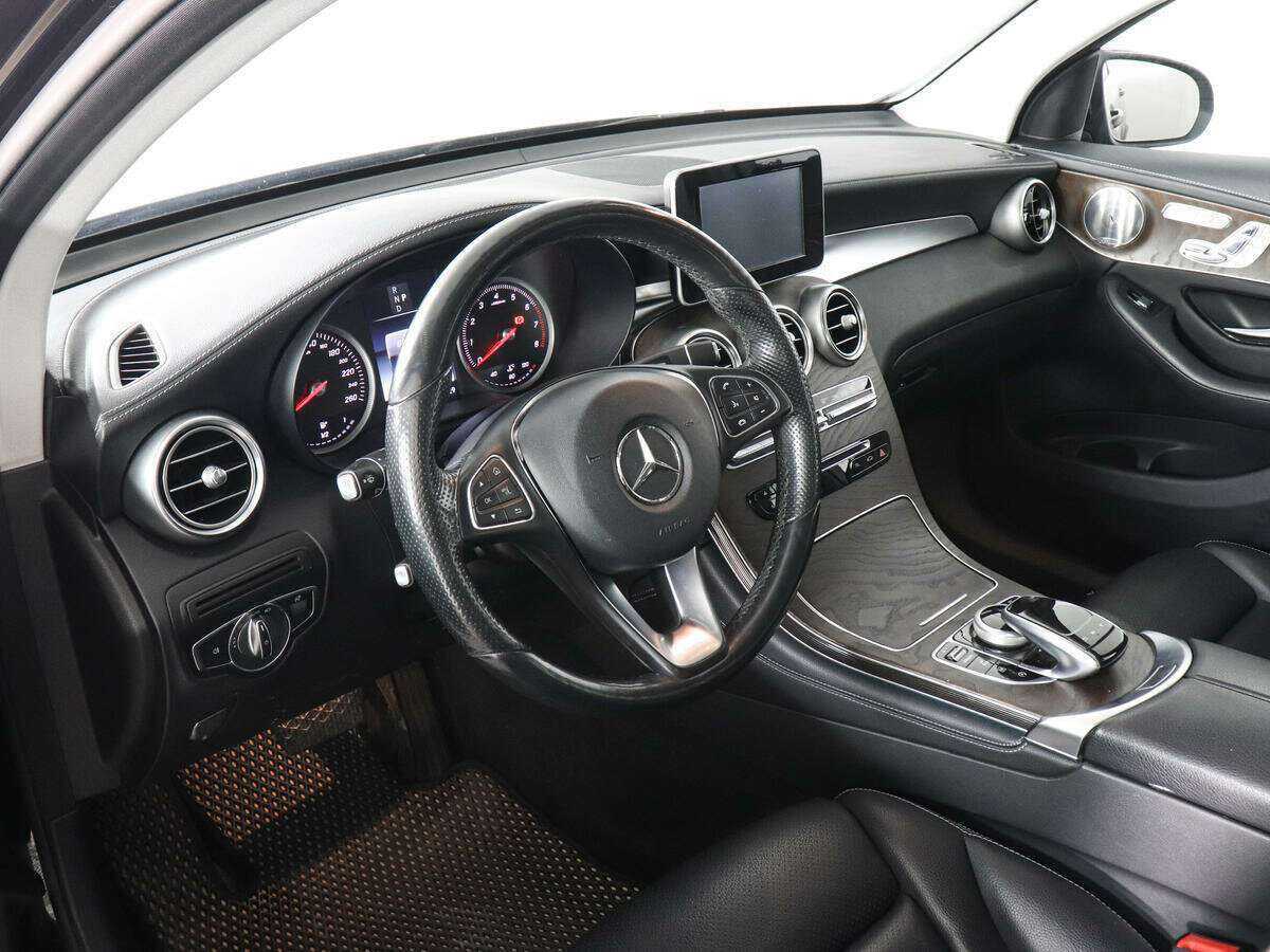 Mercedes-Benz GLC Coupe с пробегом — 2017 год. Фото: #8