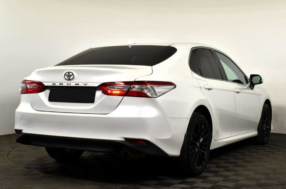 Toyota Camry с пробегом — 2021 год. Фото: #3