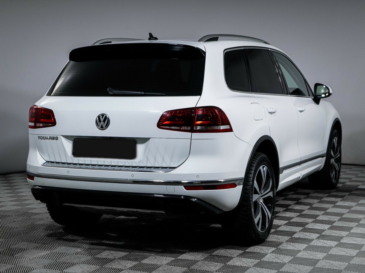 Volkswagen Touareg с пробегом — 2016 год. Фото: #4
