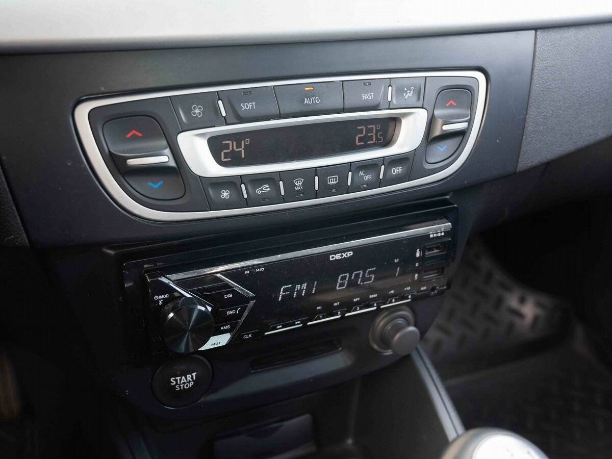 Renault Fluence с пробегом — 2010 год. Фото: #17