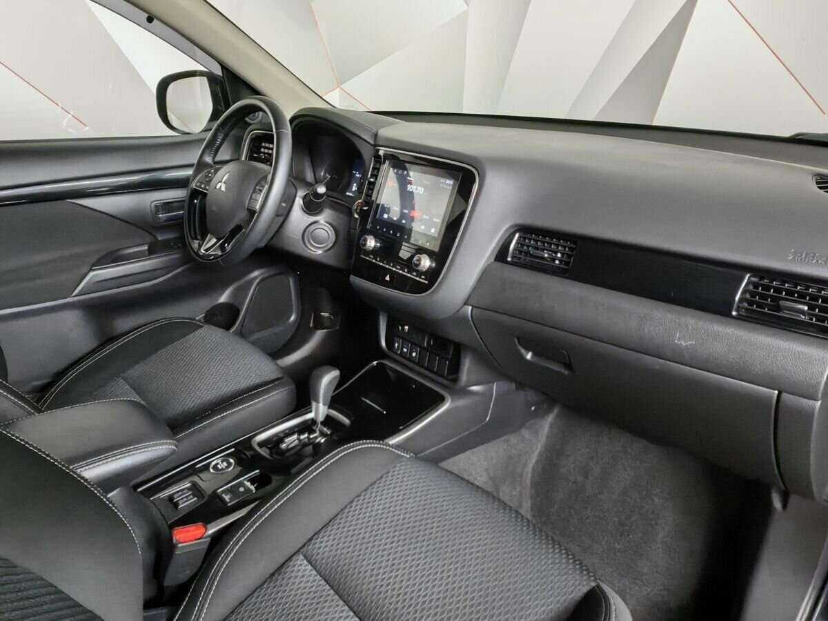 Mitsubishi Outlander с пробегом — 2022 год. Фото: #6