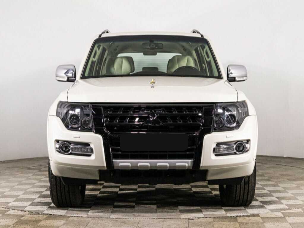 Mitsubishi Pajero с пробегом — 2019 год. Фото: #1