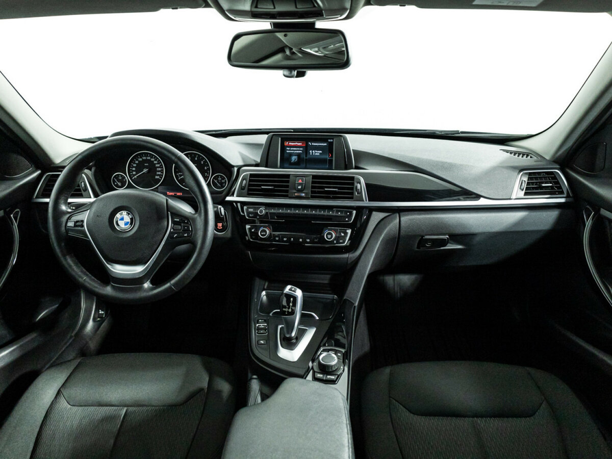 BMW 3 серии с пробегом — 2016 год. Фото: #12