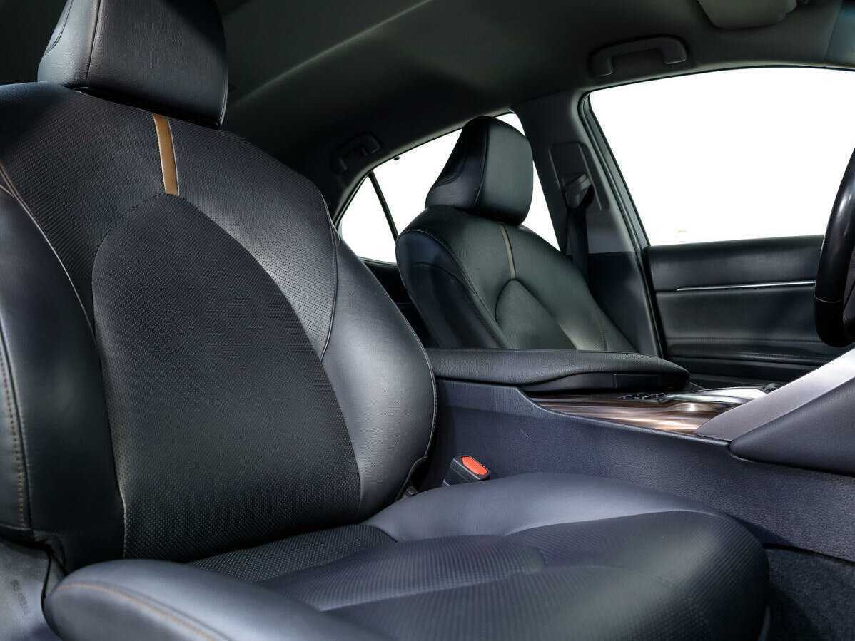 Toyota Camry с пробегом — 2019 год. Фото: #13
