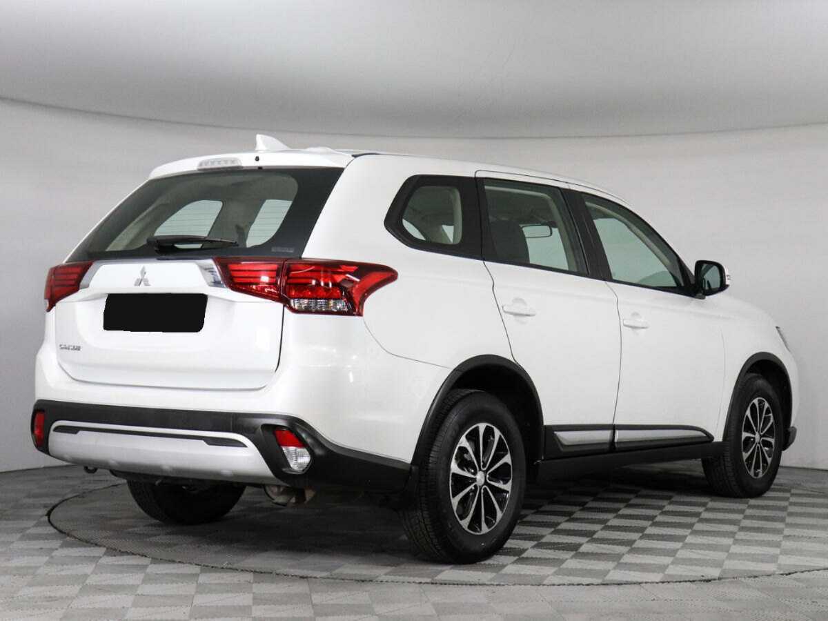 Mitsubishi Outlander с пробегом — 2020 год. Фото: #4