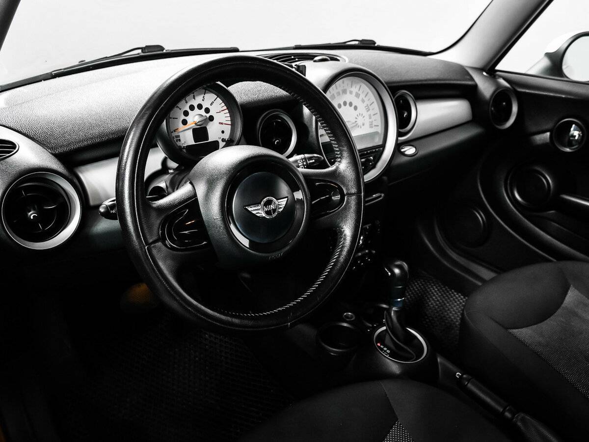 Mini Hatch с пробегом — 2012 год. Фото: #10