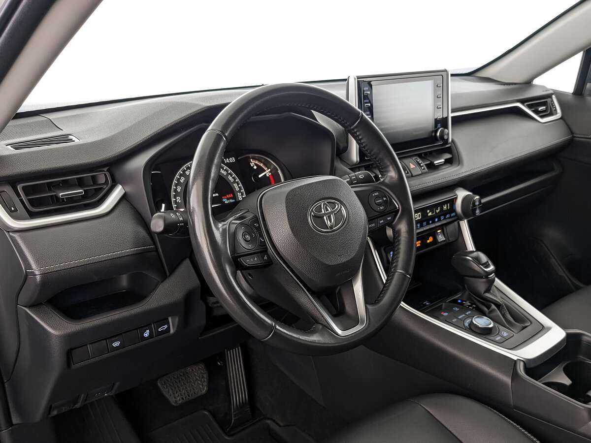 Toyota RAV4 с пробегом — 2022 год. Фото: #12