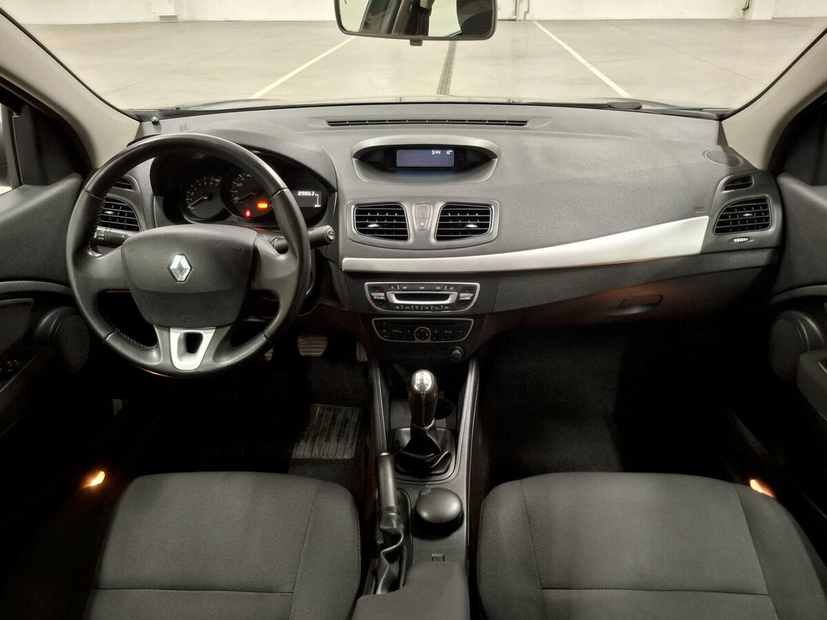 Renault Fluence с пробегом — 2012 год. Фото: #13