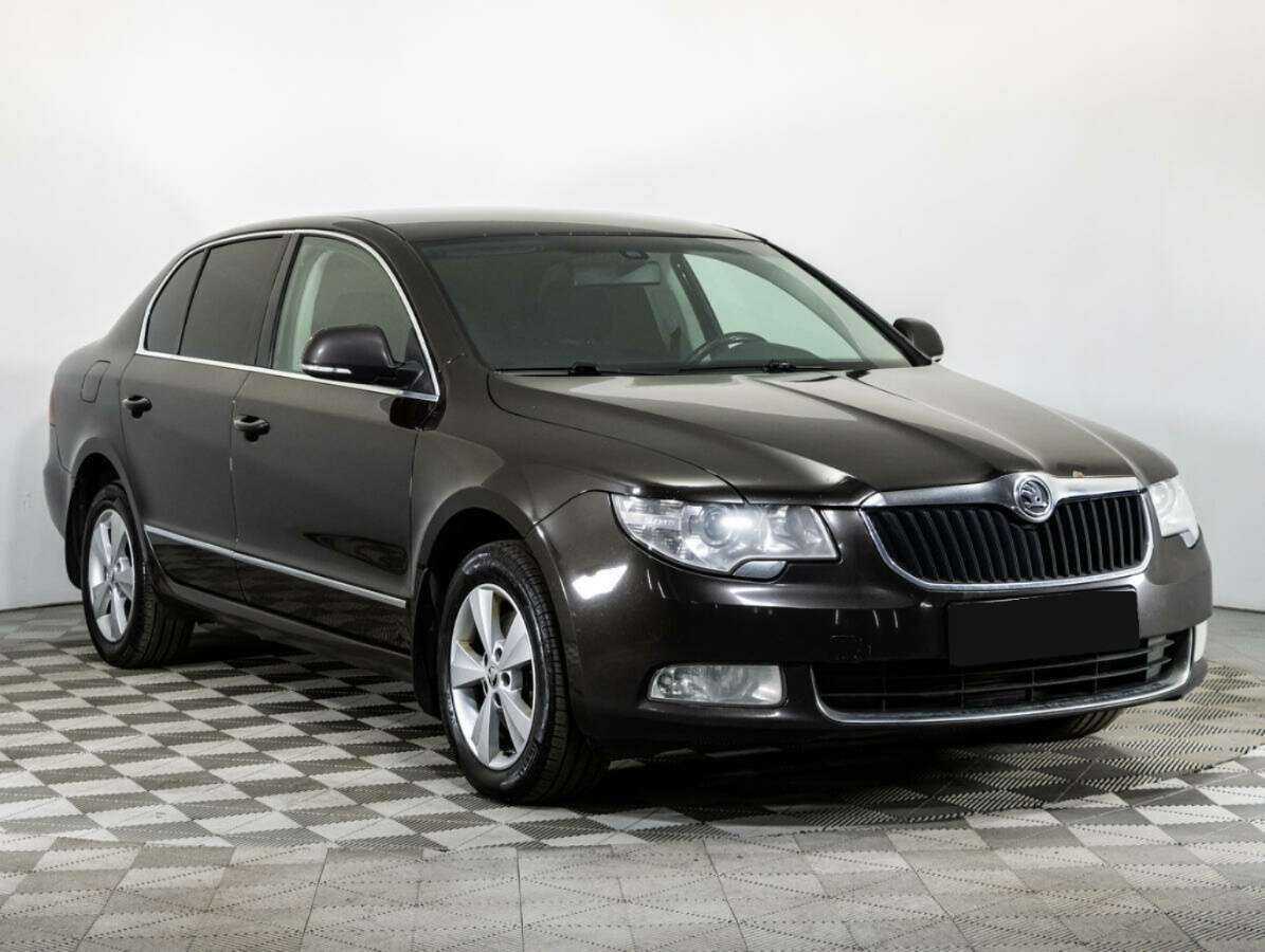 Skoda Superb с пробегом — 2012 год. Фото: #2