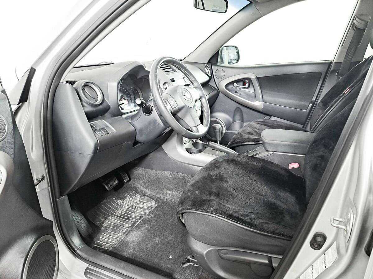 Toyota RAV4 с пробегом — 2006 год. Фото: #13