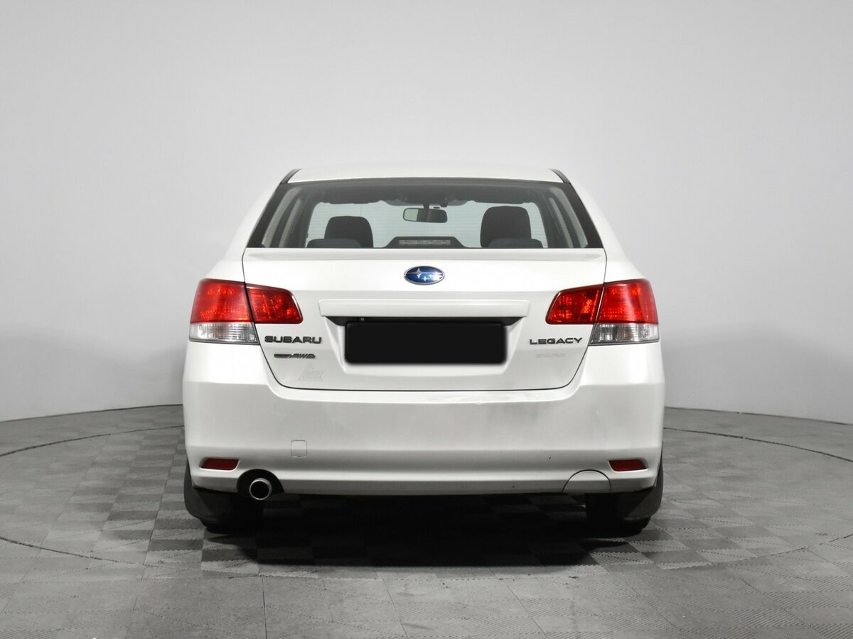 Subaru Legacy с пробегом — 2011 год. Фото: #4