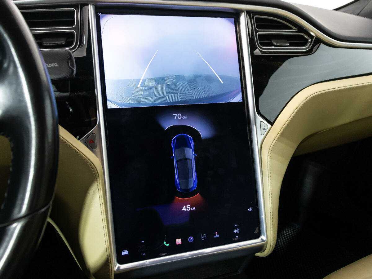 Tesla Model S с пробегом — 2016 год. Фото: #13