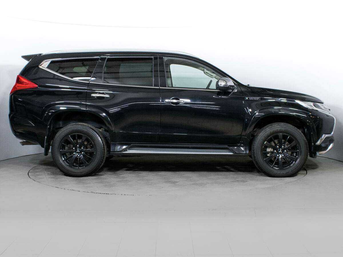 Mitsubishi Pajero Sport с пробегом — 2019 год. Фото: #3