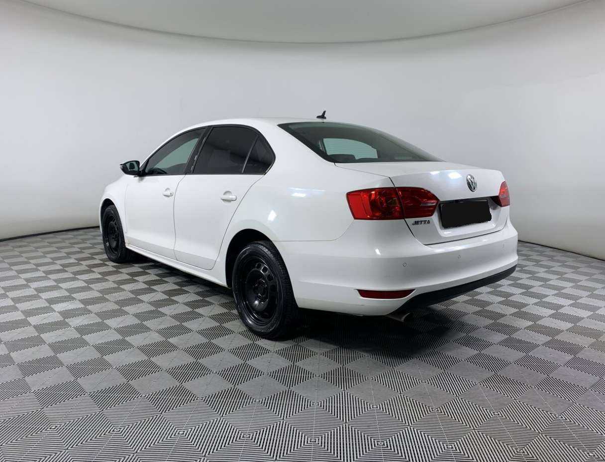 Volkswagen Jetta с пробегом — 2012 год. Фото: #6