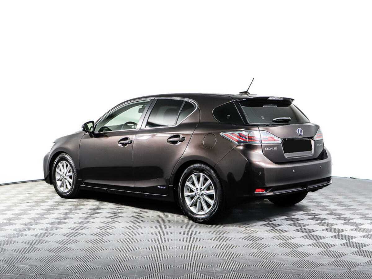 Lexus CT с пробегом — 2011 год. Фото: #5