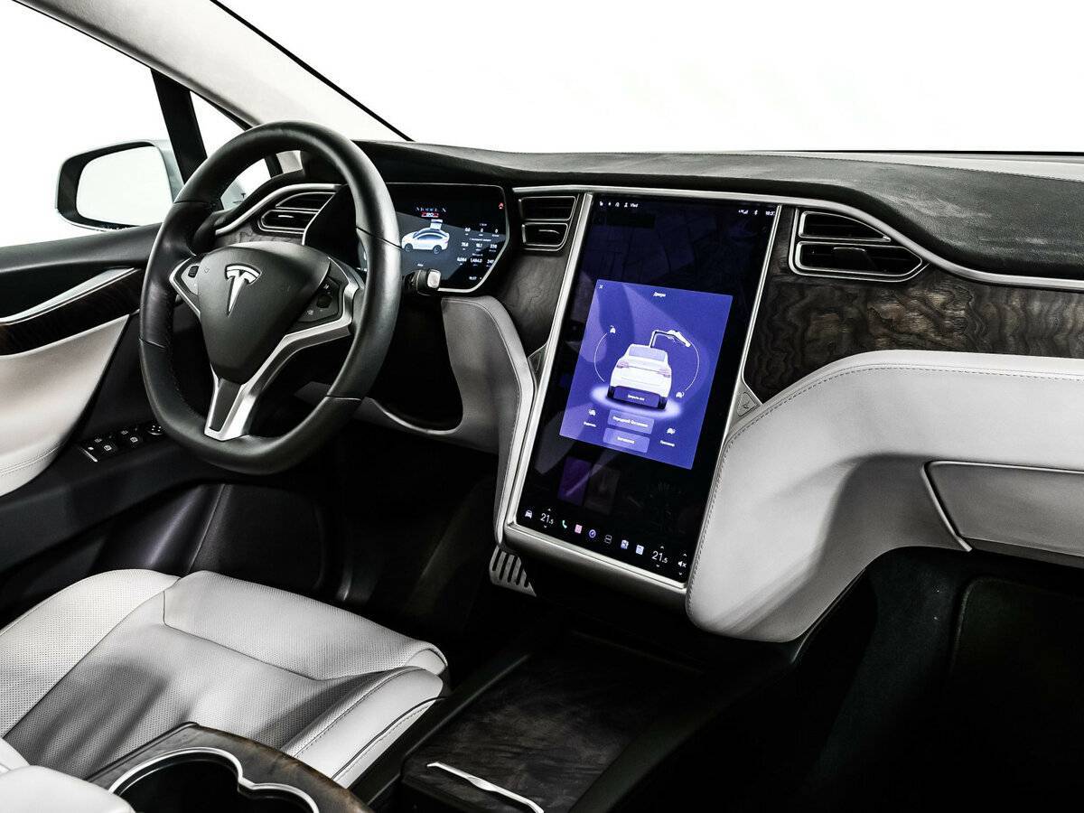 Tesla Model X с пробегом — 2016 год. Фото: #8