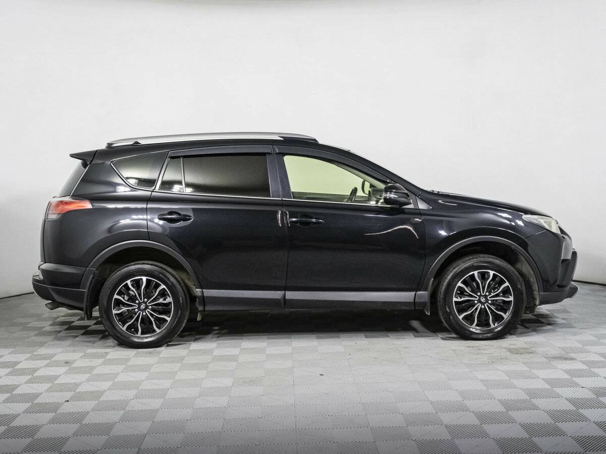 Toyota RAV4 с пробегом — 2015 год. Фото: #3