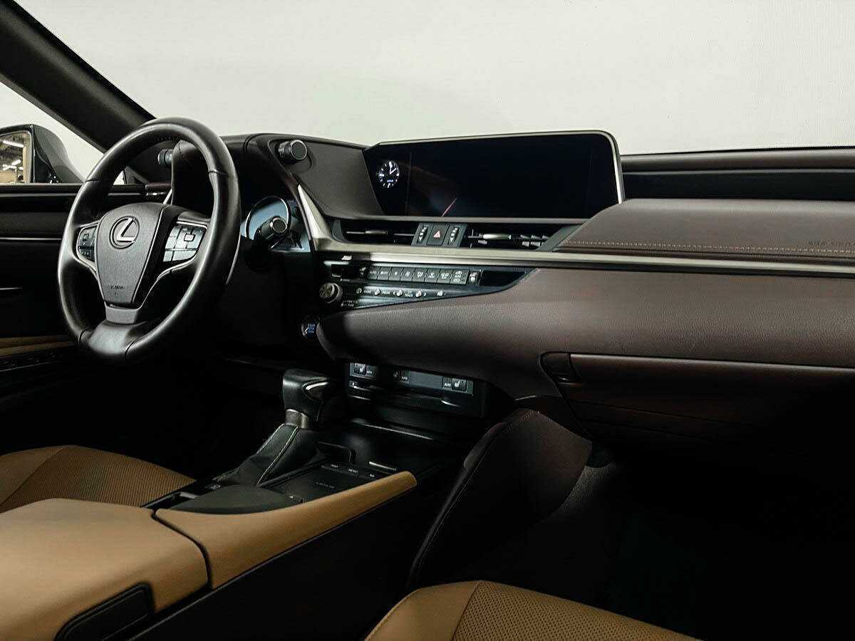 Lexus ES с пробегом — 2021 год. Фото: #8