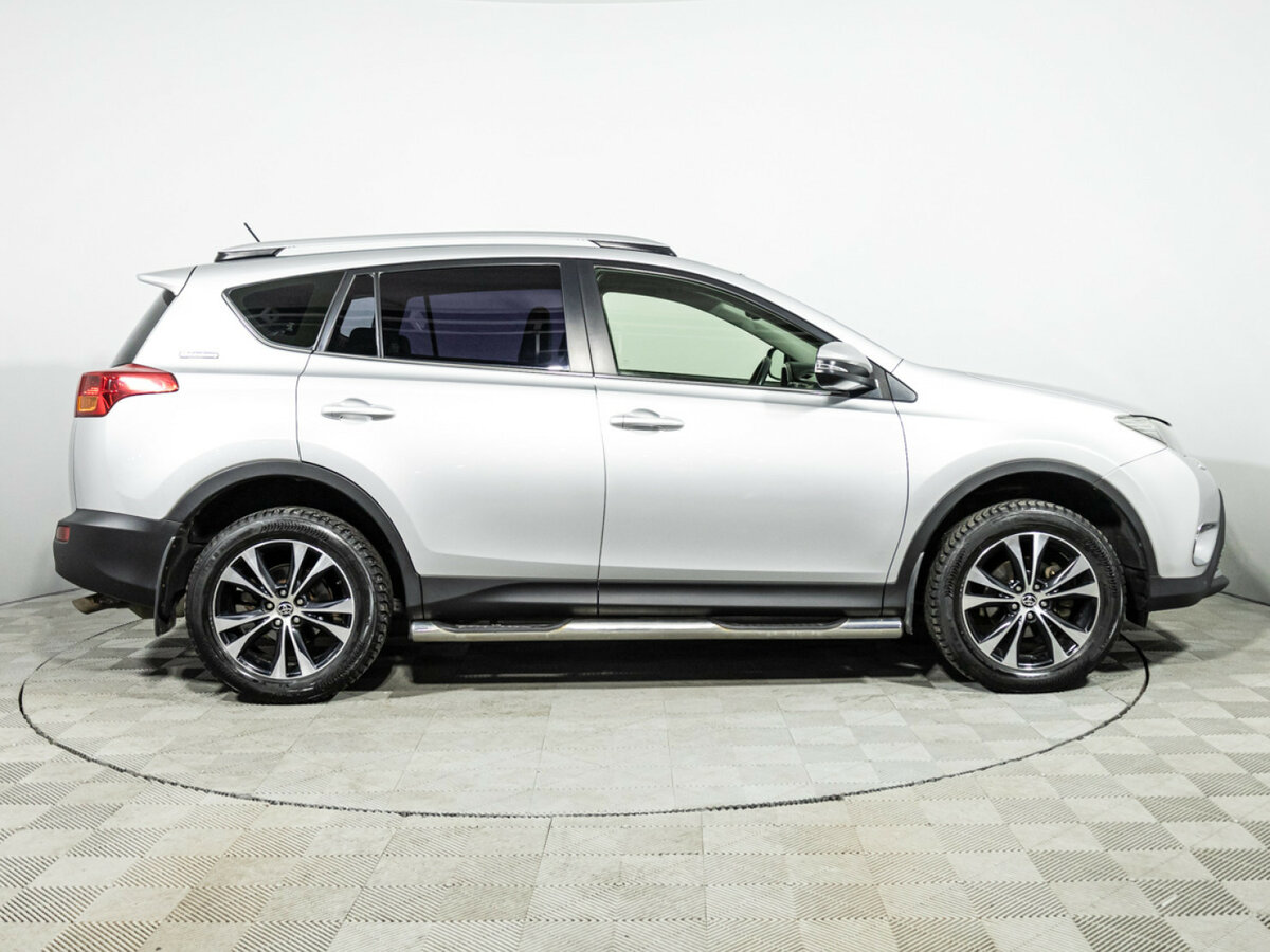 Toyota RAV4 с пробегом — 2014 год. Фото: #3
