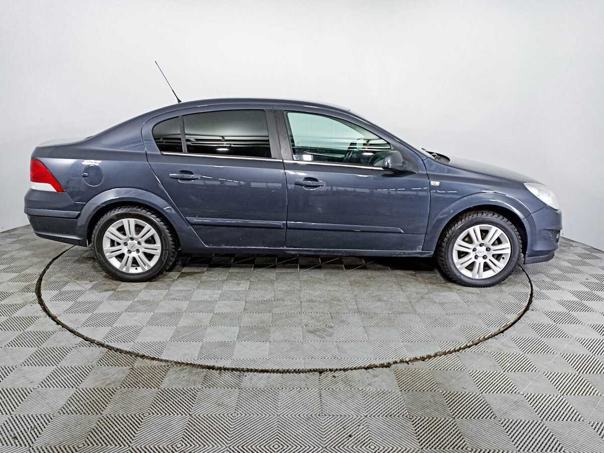 Opel Astra с пробегом — 2010 год. Фото: #3