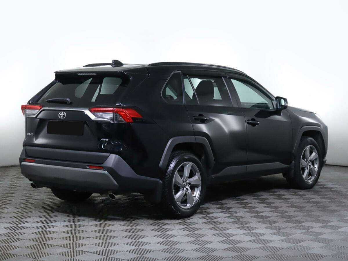 Toyota RAV4 с пробегом — 2021 год. Фото: #3