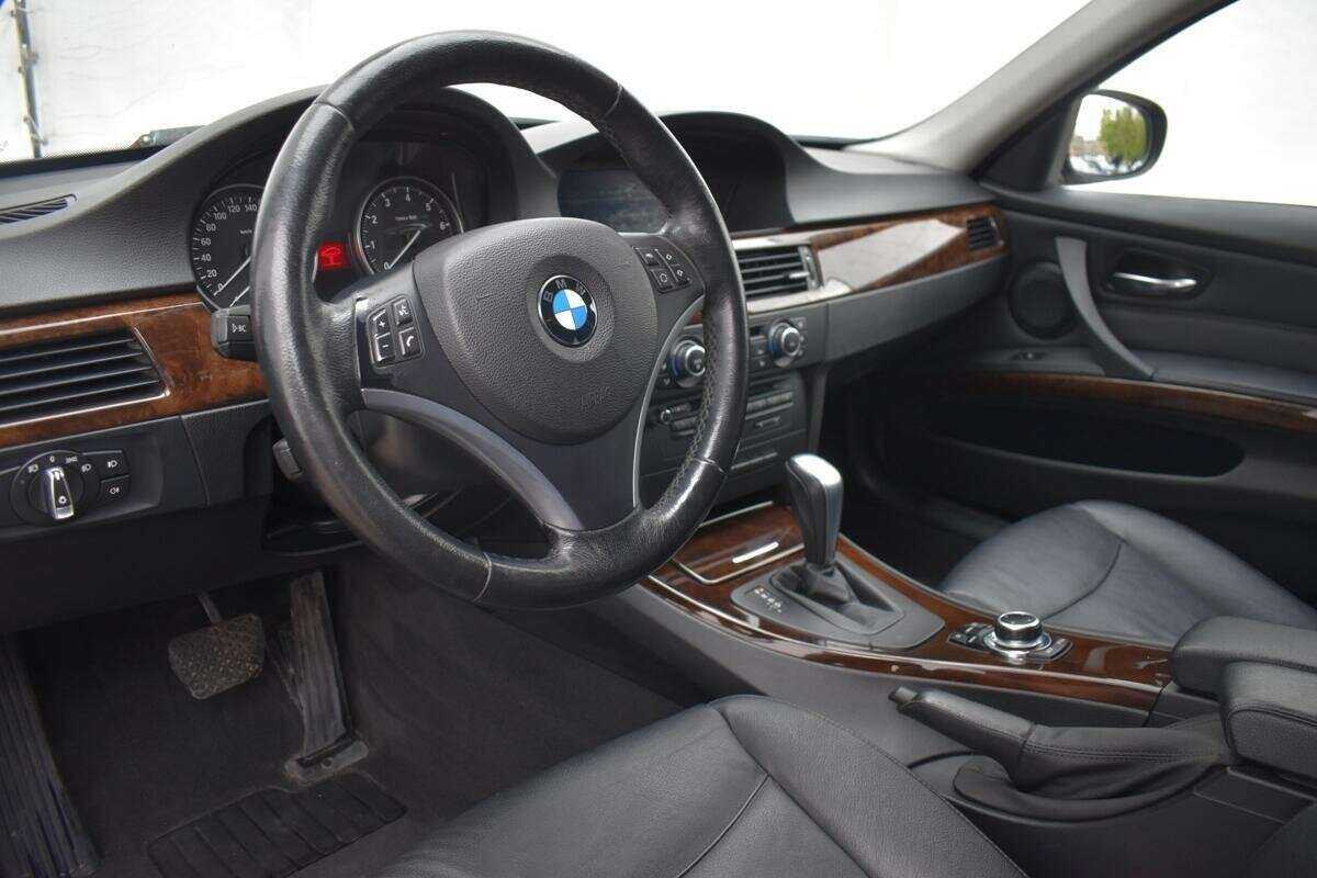 BMW 3 серии с пробегом — 2009 год. Фото: #12