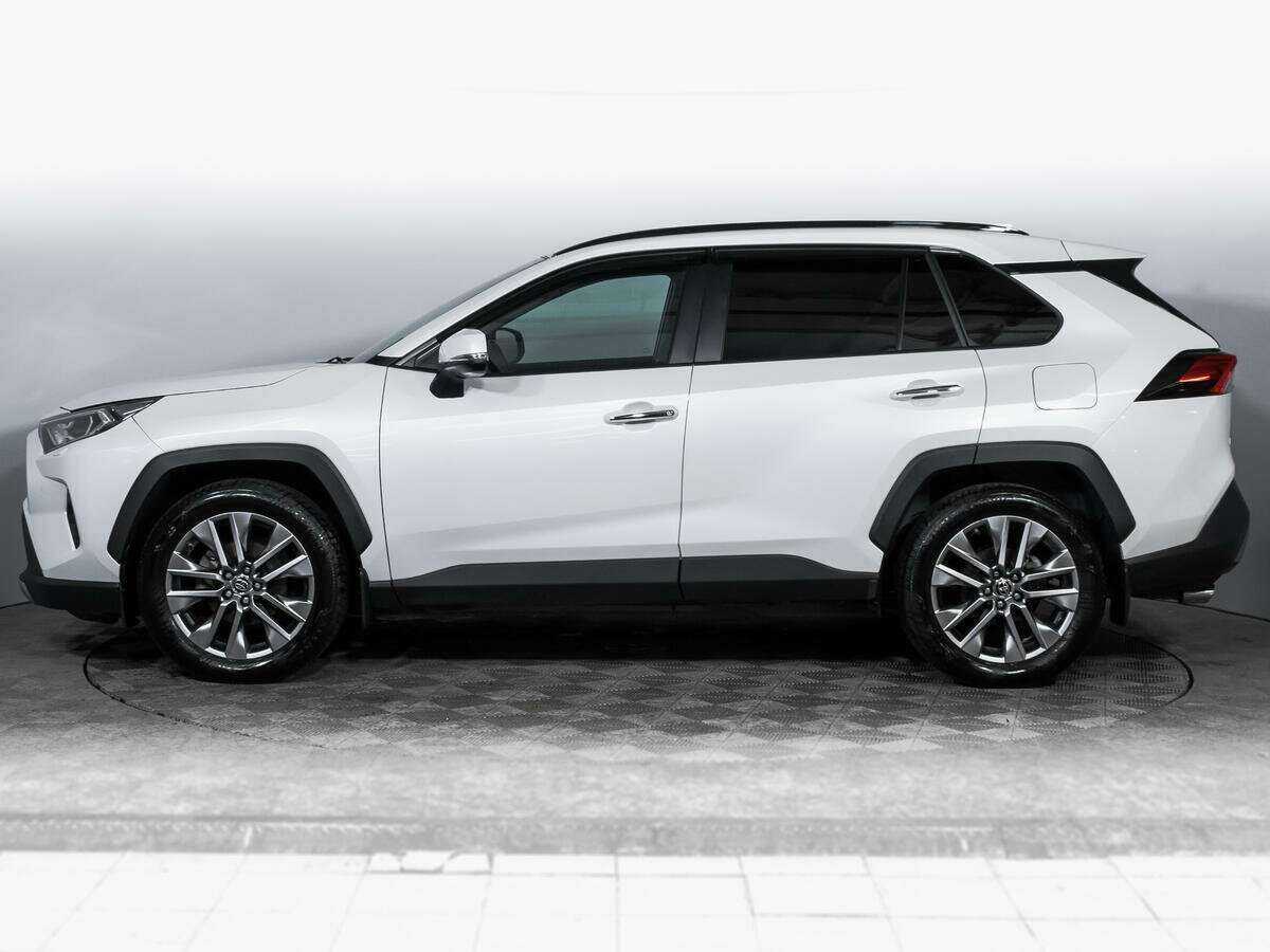 Toyota RAV4 с пробегом — 2021 год. Фото: #7