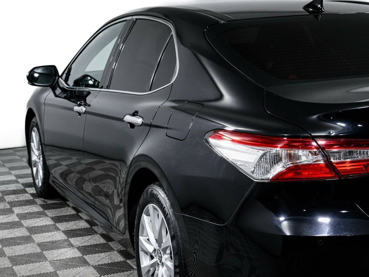Toyota Camry с пробегом — 2018 год. Фото: #18