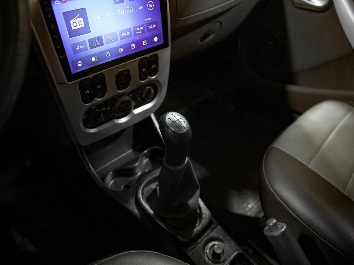 Renault Logan с пробегом — 2010 год. Фото: #8