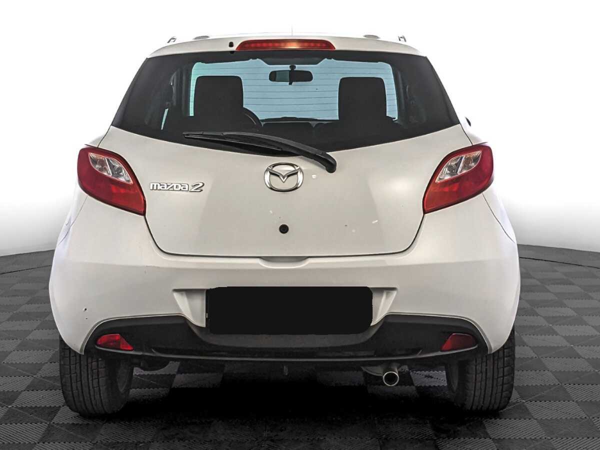 Mazda 2 с пробегом — 2013 год. Фото: #5