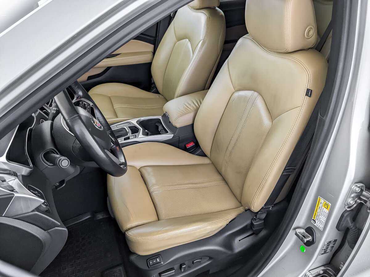 Cadillac SRX с пробегом — 2014 год. Фото: #15