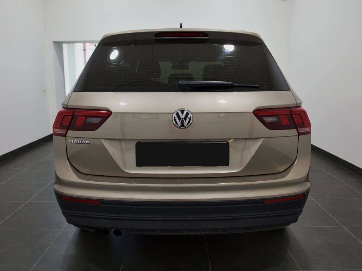 Volkswagen Tiguan с пробегом — 2018 год. Фото: #3