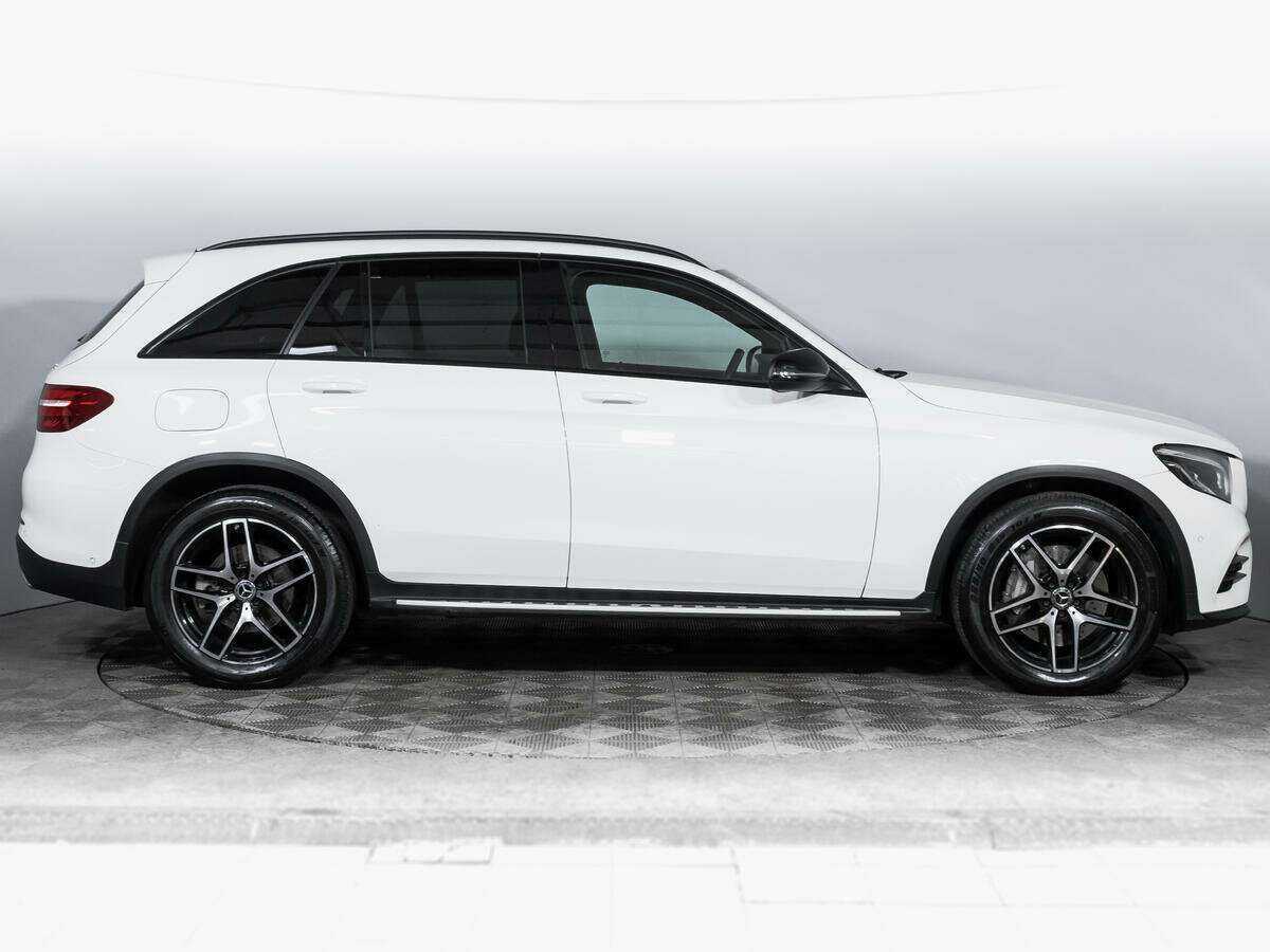 Mercedes-Benz GLC с пробегом — 2017 год. Фото: #3