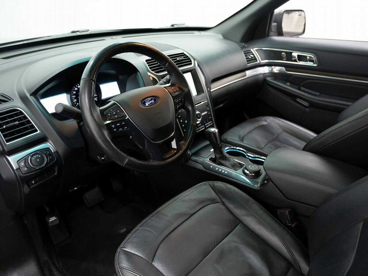 Ford Explorer с пробегом — 2016 год. Фото: #6