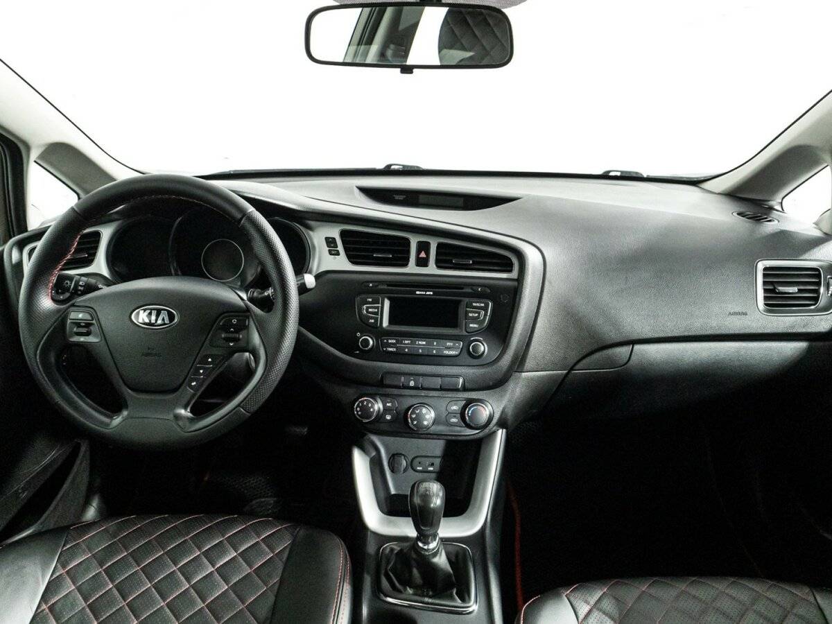 Kia Ceed с пробегом — 2013 год. Фото: #12