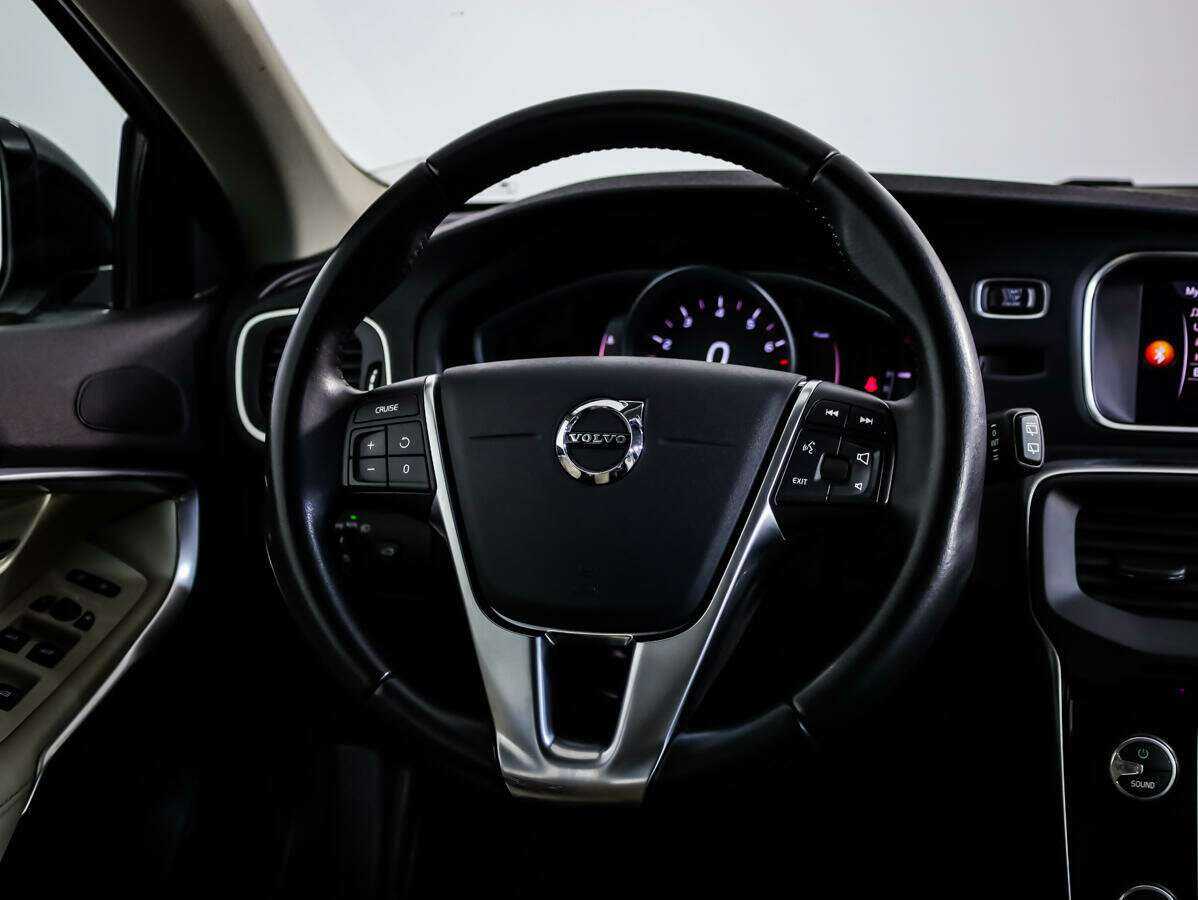 Volvo V40 Cross Country с пробегом — 2018 год. Фото: #7