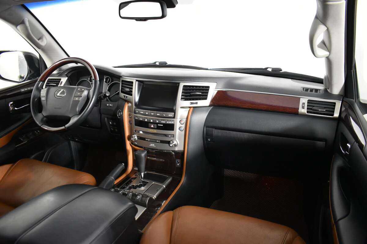 Lexus LX с пробегом — 2013 год. Фото: #11