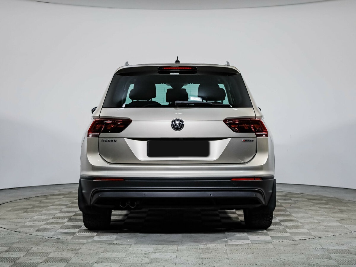 Volkswagen Tiguan с пробегом — 2020 год. Фото: #5