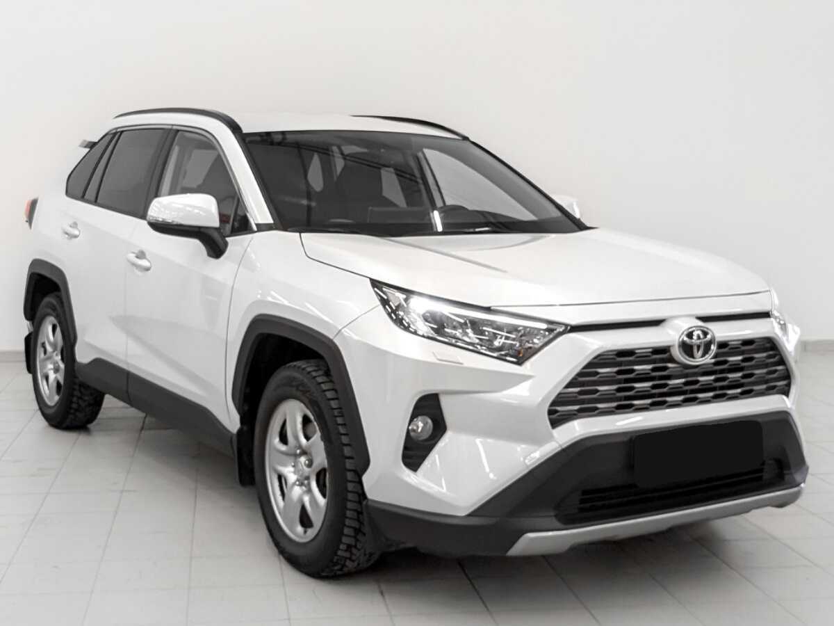 Toyota RAV4 с пробегом — 2021 год. Фото: #2