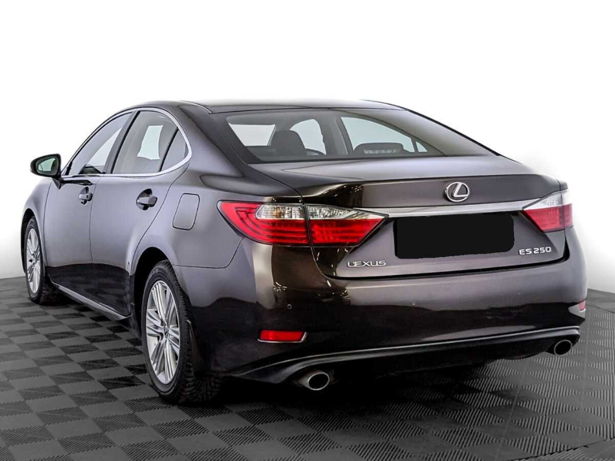 Lexus ES с пробегом — 2015 год. Фото: #6