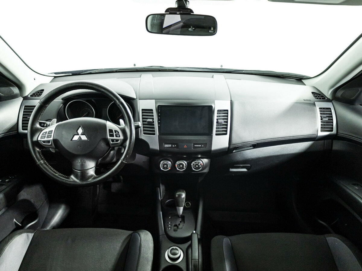 Mitsubishi Outlander с пробегом — 2011 год. Фото: #12