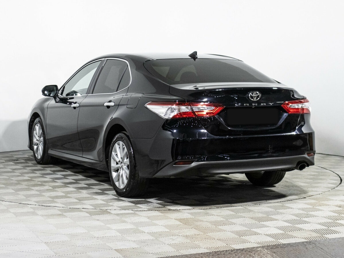 Toyota Camry с пробегом — 2019 год. Фото: #6